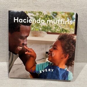 Lovevery Spanish language book Haciendo muffins (Making muffins) - has flaps!